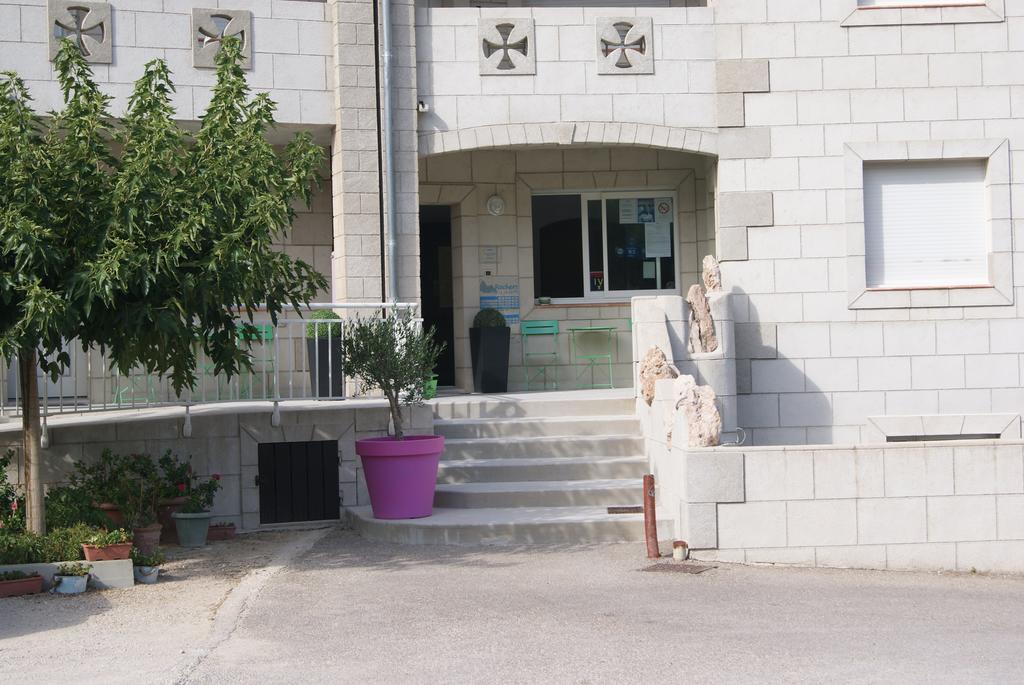 Appart'Hotel Les Rochers Auriol Exterior foto