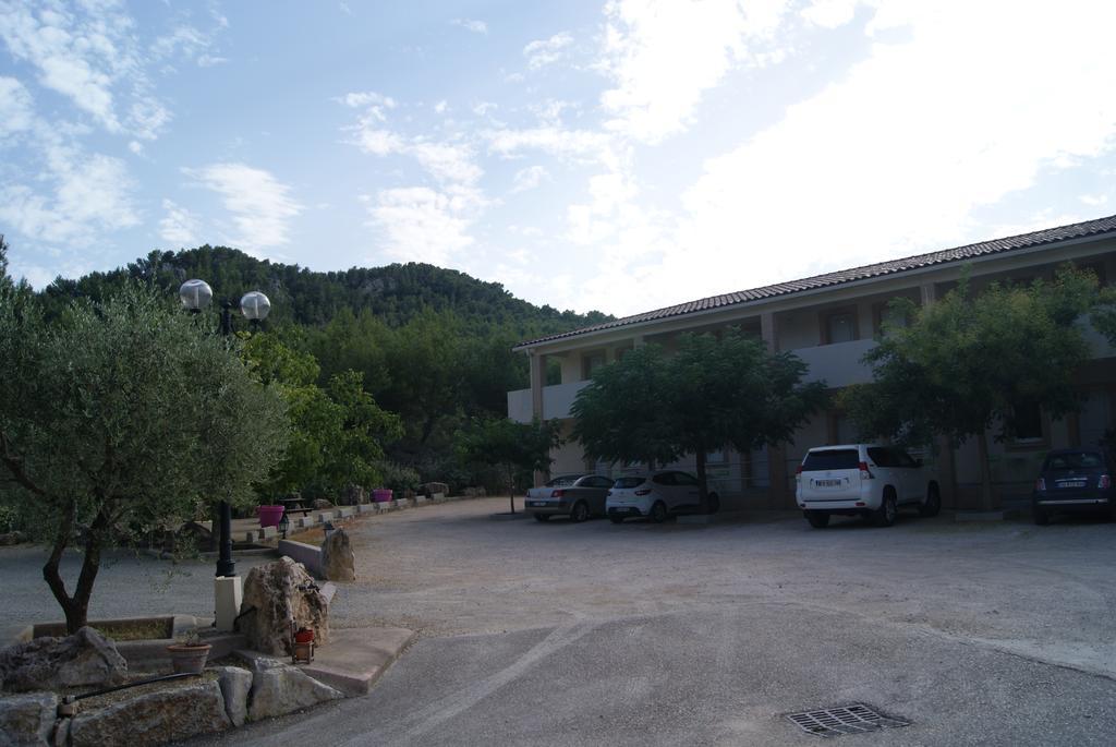 Appart'Hotel Les Rochers Auriol Exterior foto