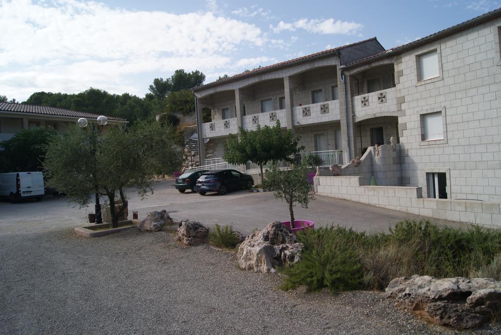 Appart'Hotel Les Rochers Auriol Exterior foto