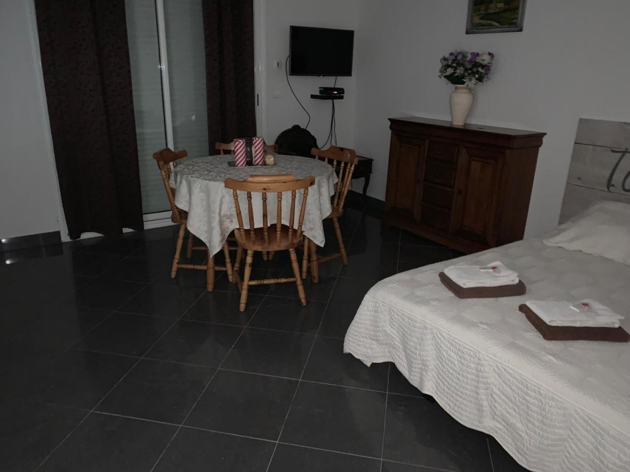 Appart'Hotel Les Rochers Auriol Exterior foto